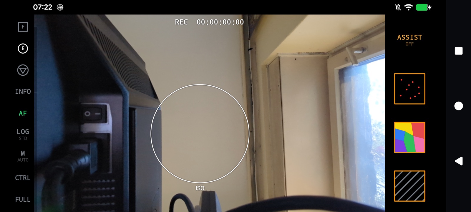 DISPLAY ASSIST open: peaking, false colour and zebra over the whole rail